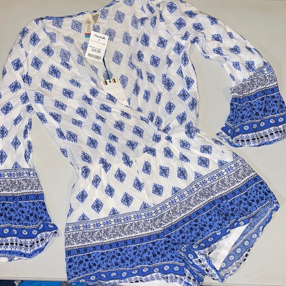 Blue White floral Long sleeve romper! Medium
